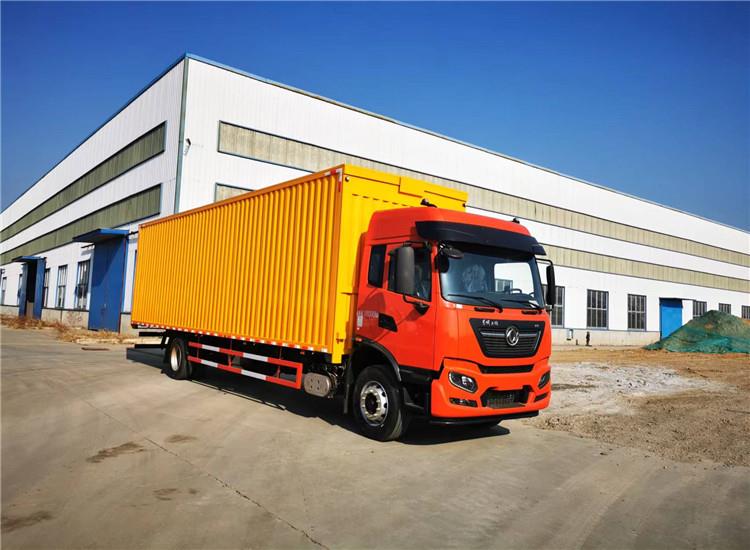 7米7物流货运车,9米8展翼车康明斯发动机,塑料纸箱物流配送车